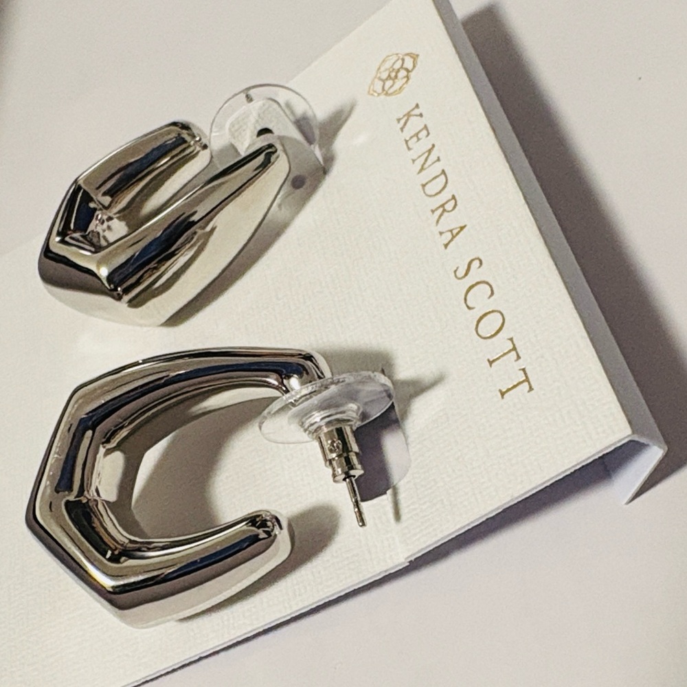 NWT Lot of 2x [Kendra Scott] Kaia Hoop Earrings & Elisa Pendant Necklace, Silver - Picture 7 of 12